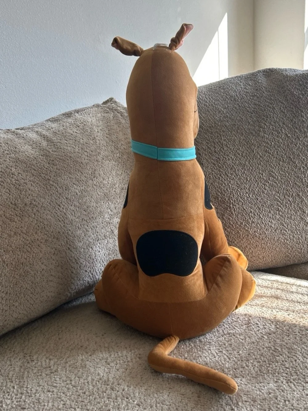 Scooby-Doo Large Plush Toy - Brown with Blue Collar